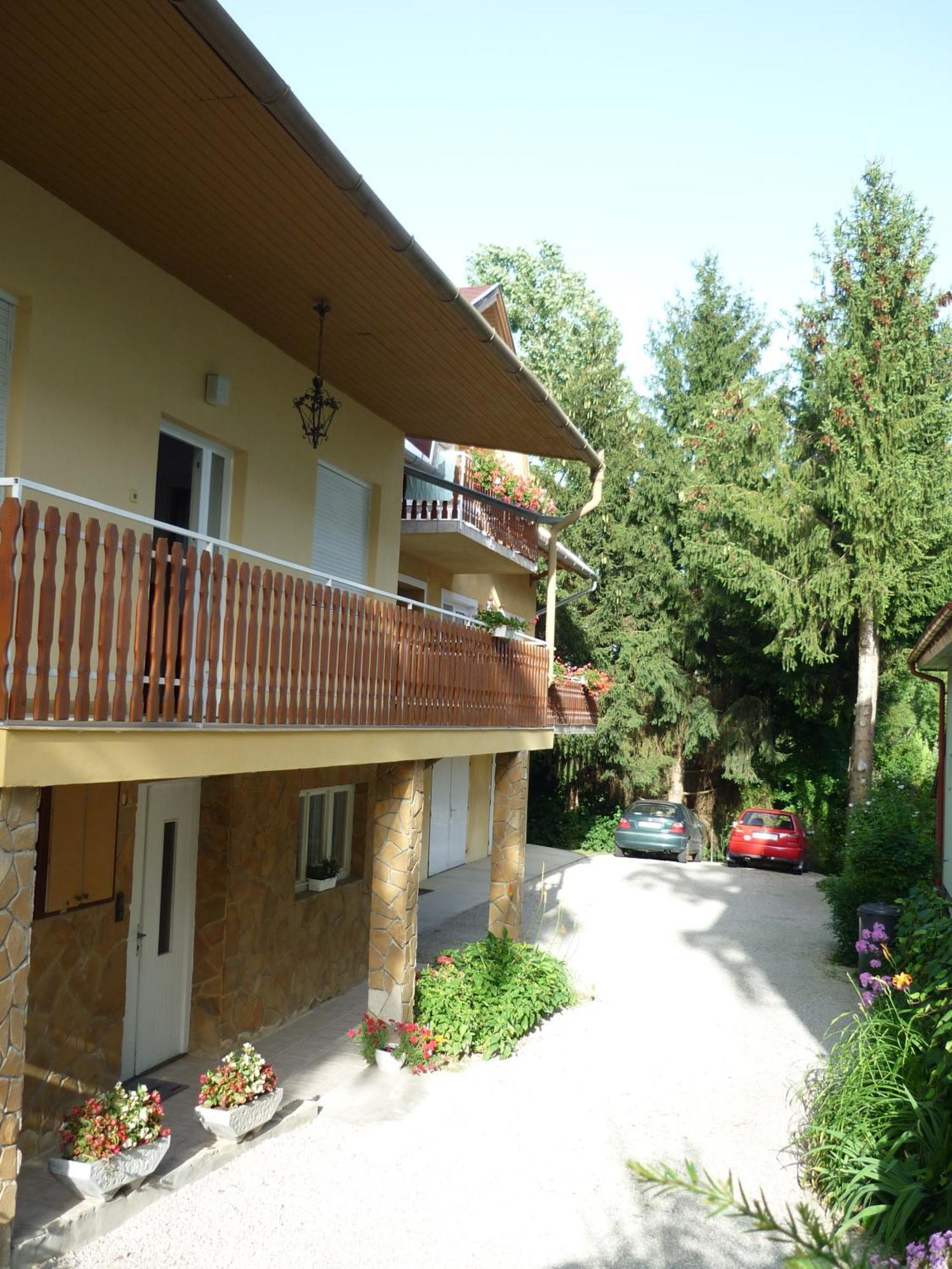 Attila Apartmanhaz Hotel Heviz Exterior photo