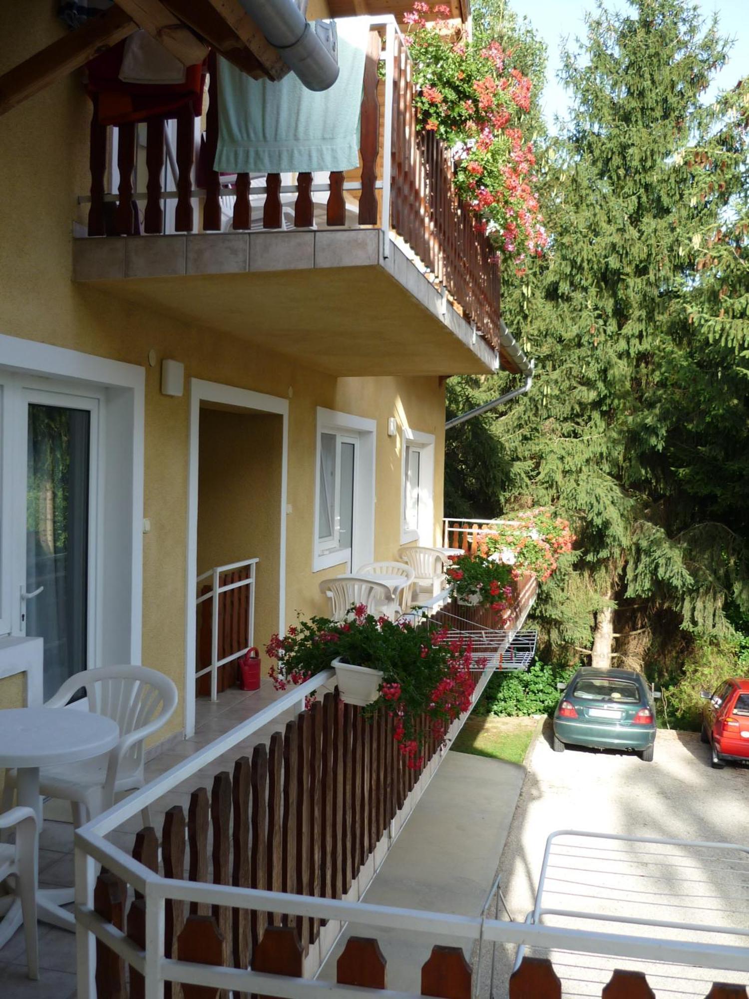 Attila Apartmanhaz Hotel Heviz Exterior photo