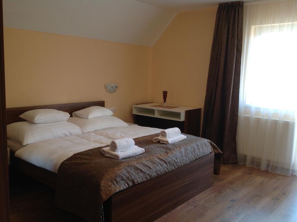Attila Apartmanhaz Hotel Heviz Room photo