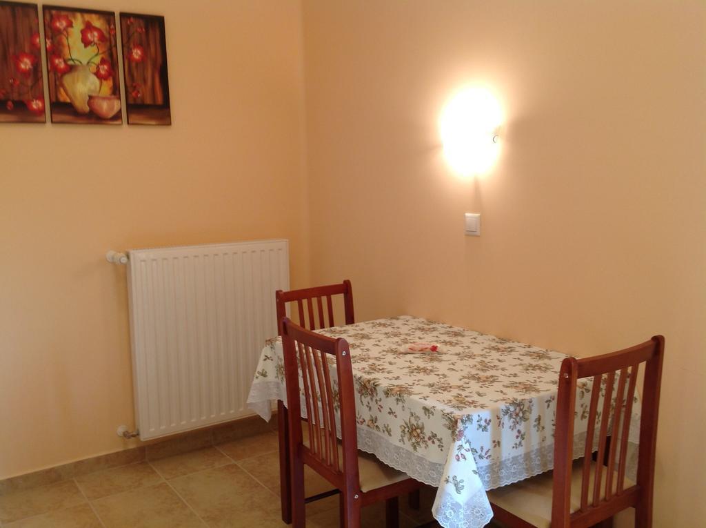 Attila Apartmanhaz Hotel Heviz Room photo