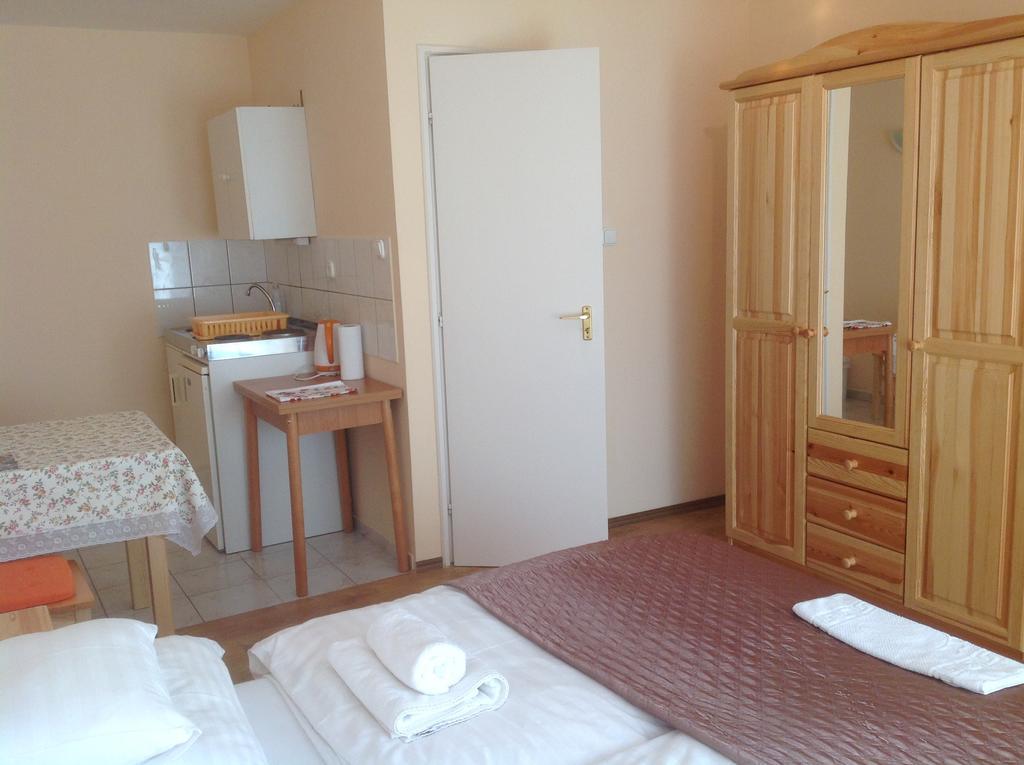 Attila Apartmanhaz Hotel Heviz Exterior photo